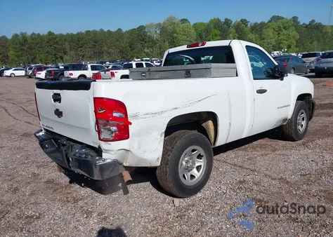 2008 Chevrolet Silverado 1500 Work Truck z USA, uszkodzony, nr VIN 1GCEC14X58Z268673